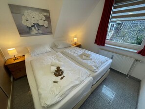 2 bedrooms, iron/ironing board, travel crib, free WiFi
