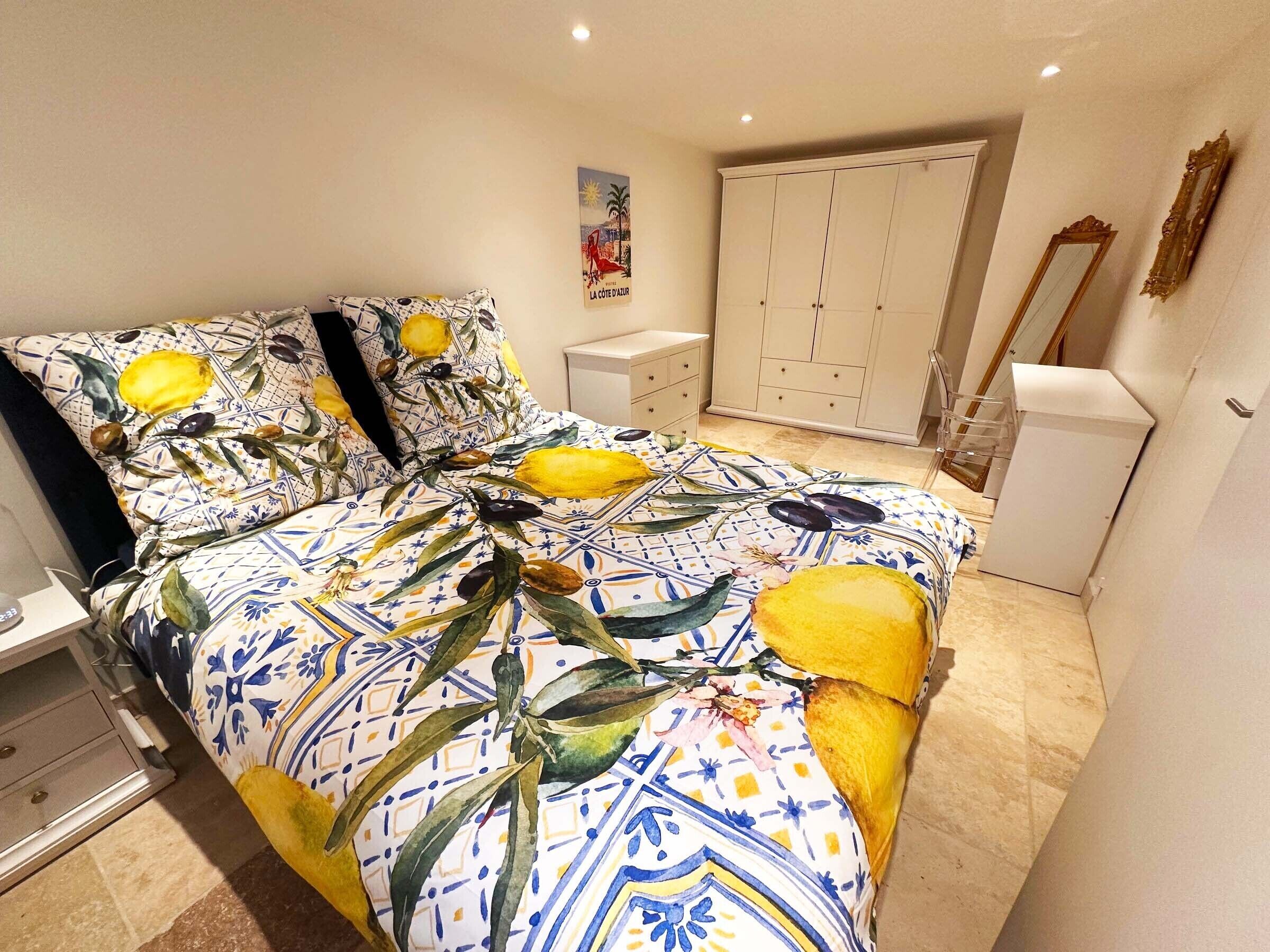 3 chambres, fer et planche à repasser, Wi-Fi gratuit, draps fournis