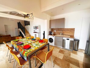 Interior - Holiday home with sea view, terrace, and swim spa with integrated whirlpool (Saint Raphael)