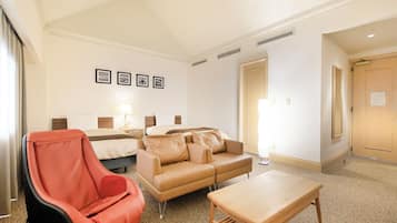 Quarto duplo luxo, vista para o jardim | Cortinas blackout, ferros/tábuas de passar roupa, Wi-Fi de cortesia