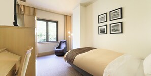 豪華單人房 | 羽絨被、書桌、筆電工作空間、遮光布/窗簾