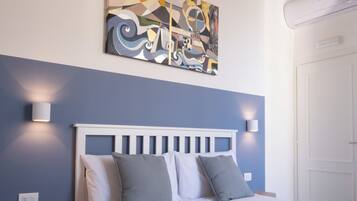 Standard Double Room, City View | In-room safe