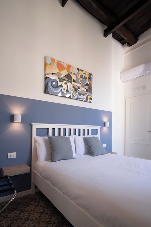 Quarto casal standard, vista para a cidade | Cofres nos quartos