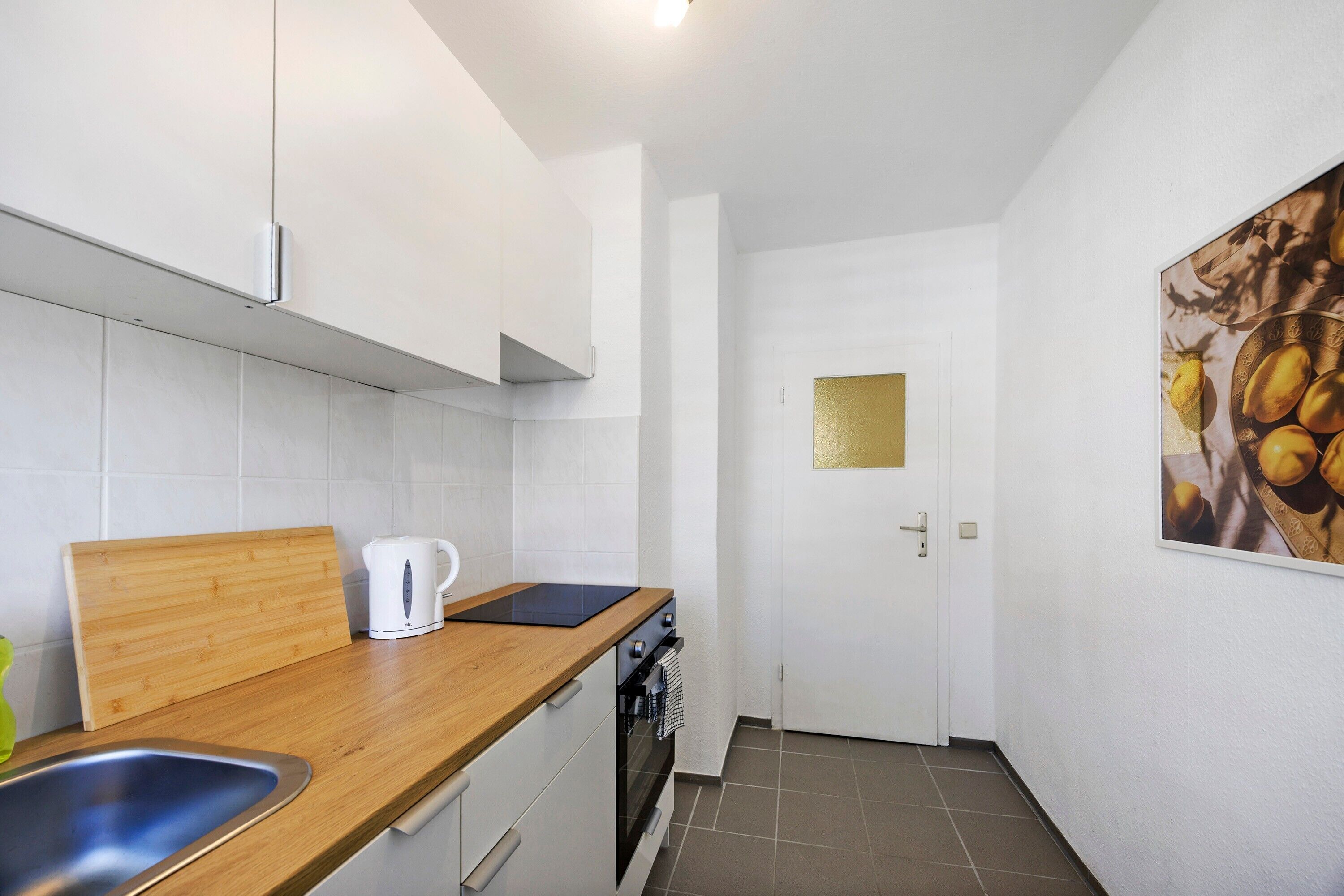 Kühlschrank, Ofen, Herdplatte, Wasserkocher