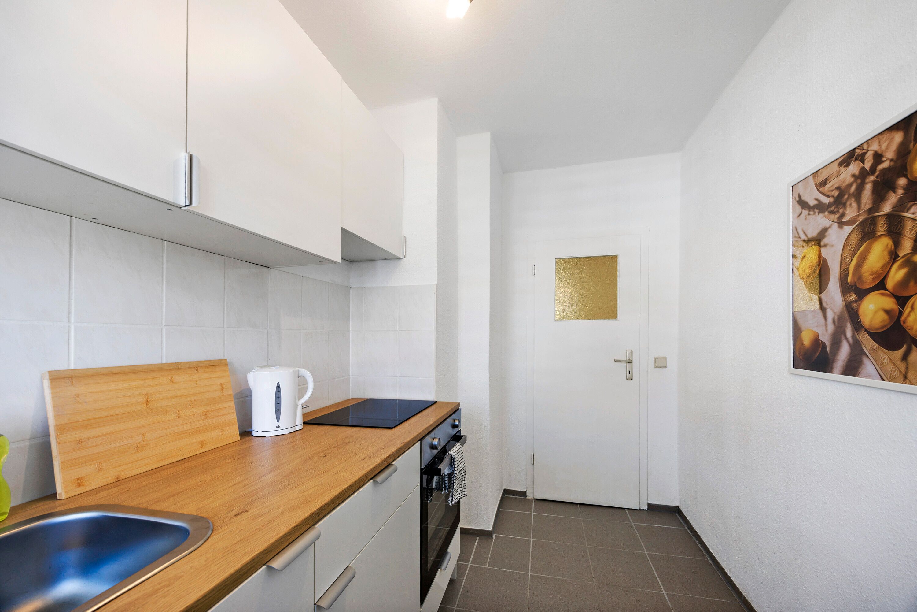 Kühlschrank, Ofen, Herdplatte, Wasserkocher