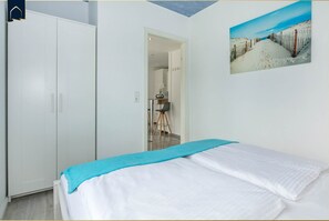 2 bedrooms, free WiFi - Quiet bungalow in Bansin with garden & WLAN - suitable for families & dogs (Seebad Bansin)