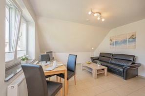 Dining - Modern vacation apartment with terrace, just 750 m from the Baltic Sea beach (Koserow)