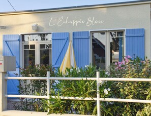 تفاصيل الفندق من الخارج