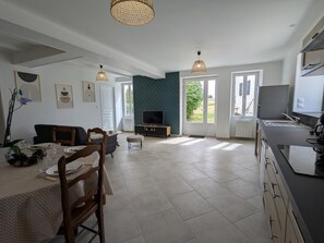Interior - Renovated Charentais house in peaceful setting with parking and private garden (Challignac)