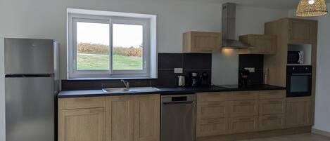 Réfrigérateur, micro-ondes, lave-vaisselle