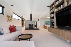 Smart TV, fireplace, books, offices - Villa Sorrento | The Perfect Escape (Sorrento)