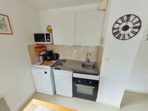 ميكروويف، فرن، موقد طهي مسطح، غسالة أطباق