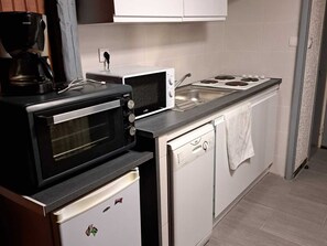 Fridge, microwave, dishwasher