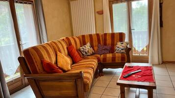 Télévision, cheminée