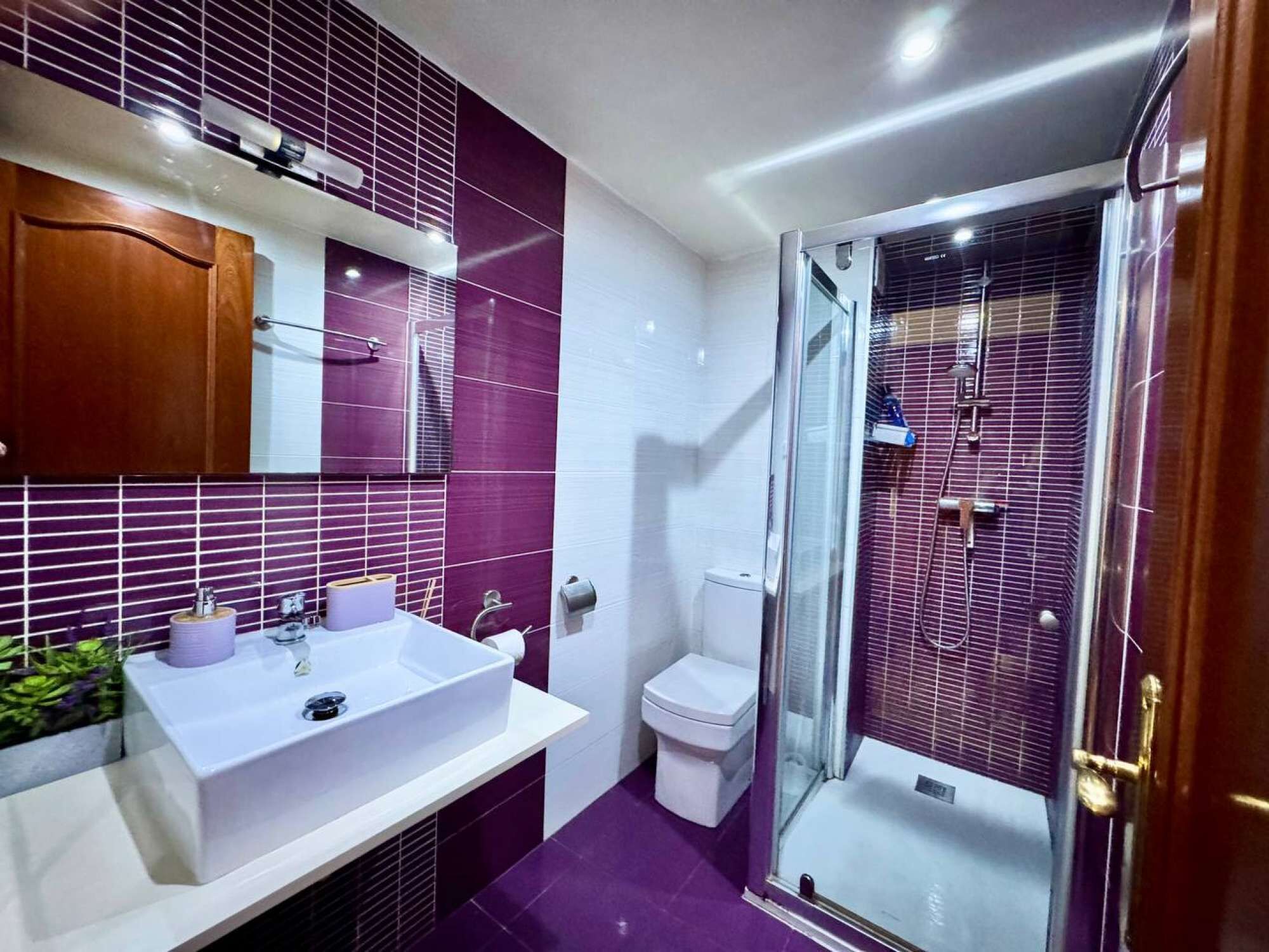 Shower, towels