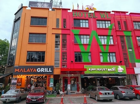 Bahagian luar. WENG LEONG HOTEL