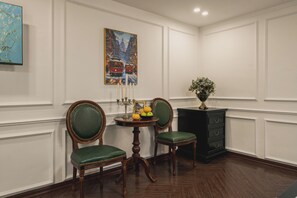 Deluxe Quadruple Room, City View