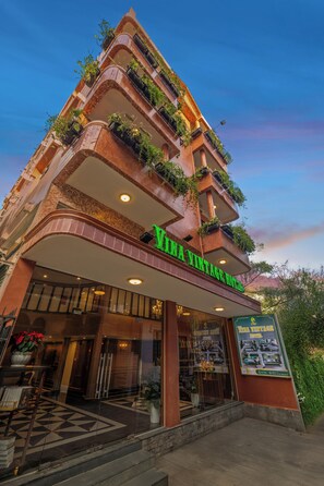 Front of property - Vina Vintage Hotel (Thanh pho Hue)