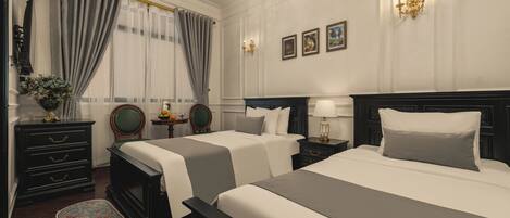 Desk, laptop workspace, soundproofing, free WiFi