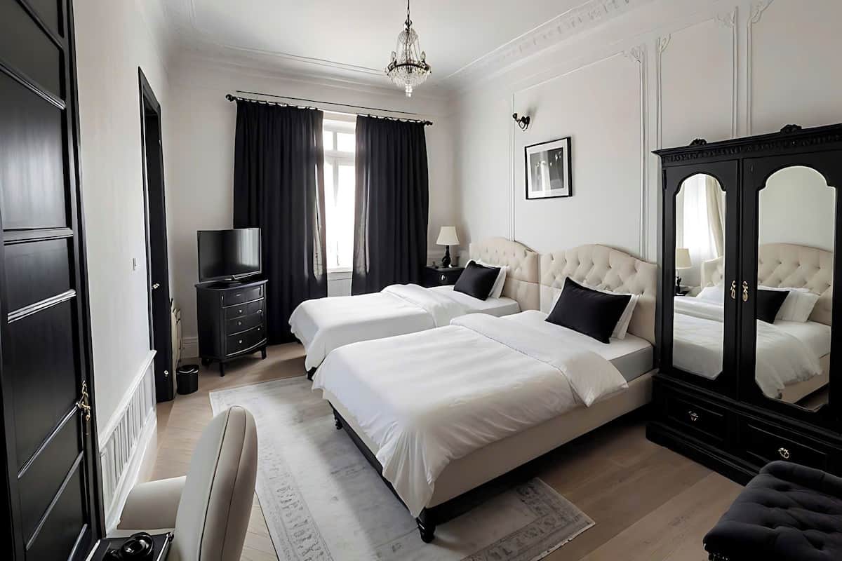 Standard Room | Desk, laptop workspace, soundproofing, free WiFi