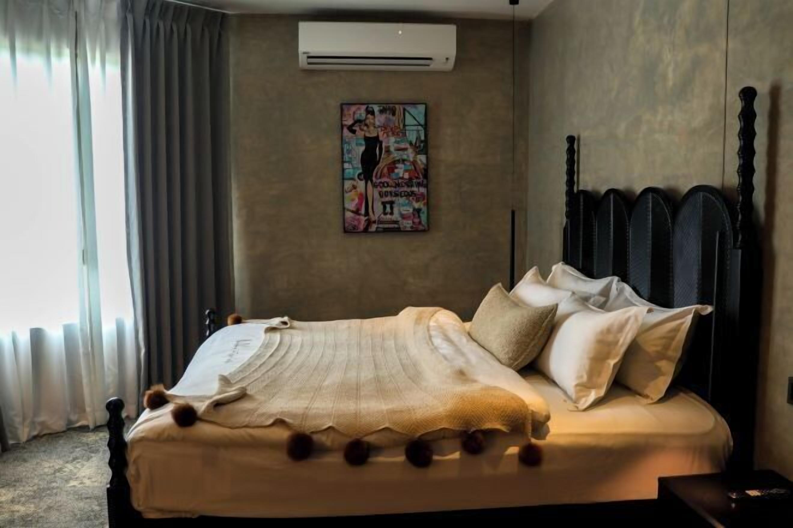 In-room safe, desk, laptop workspace, iron/ironing board