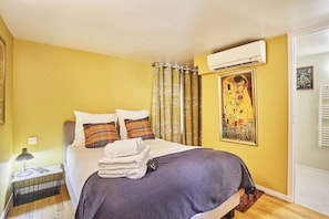 شقة | 2 عدّة غرف نوم ومساحة عمل للكمبيوتر المحمول ومكواة/لوح كي وملاءات أسرّة