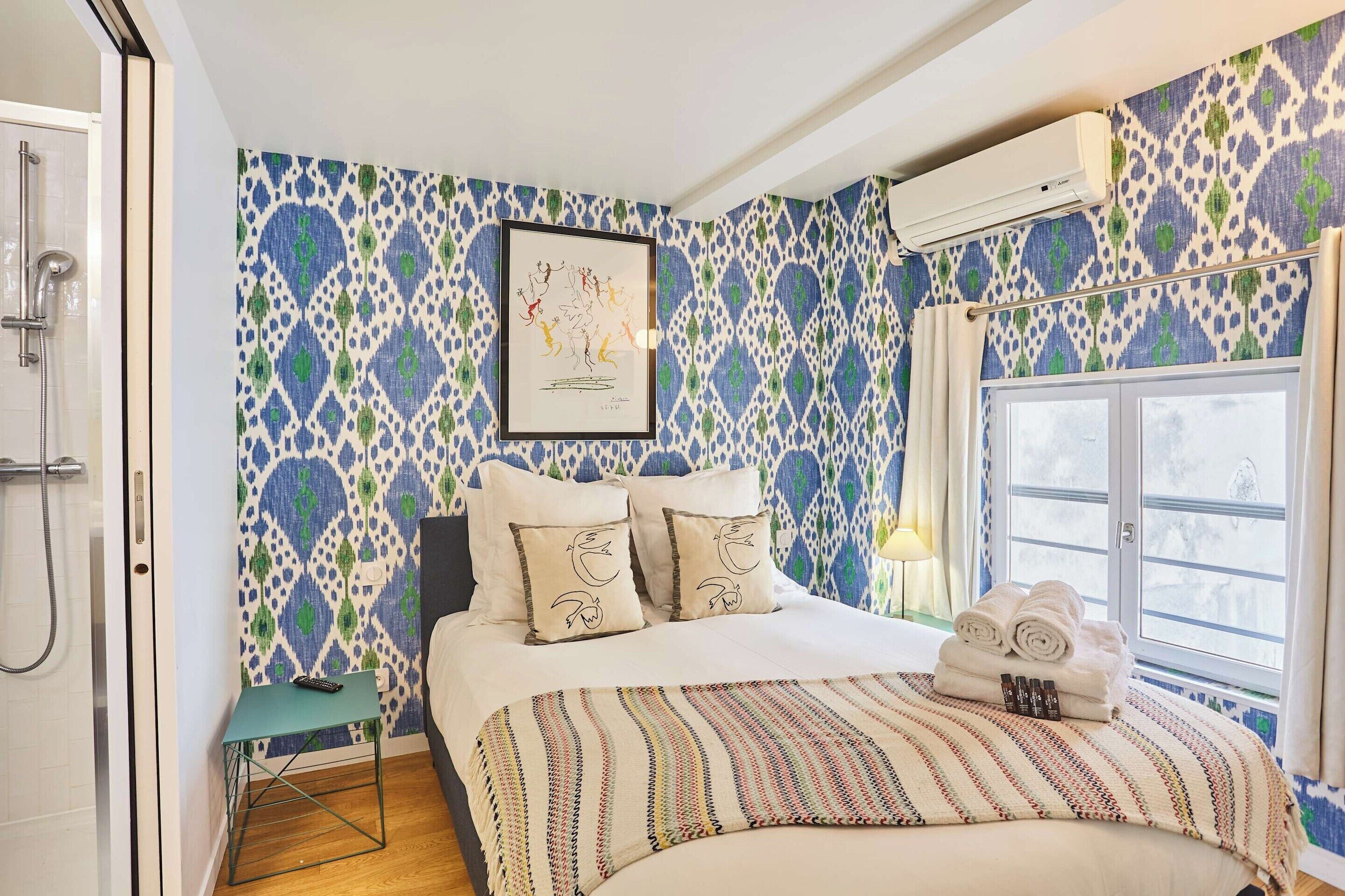 2 habitaciones y espacio para trabajar con laptop 