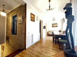 Interior - Top Comfort In a Prime Location - Mtatsminda (Old Tbilisi) (T'bilisi)