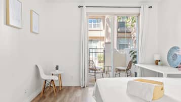 Iron/ironing board, WiFi, bed sheets