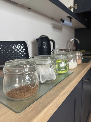 Kaffee und/oder Kaffeemaschine