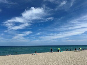 Beach - Villa 100m from the beach, with swimming pool and tennis court, in a secure residence (Saint-Cyprien)