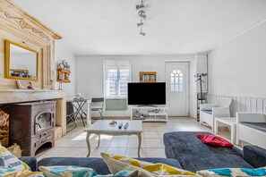 TV, caminetto