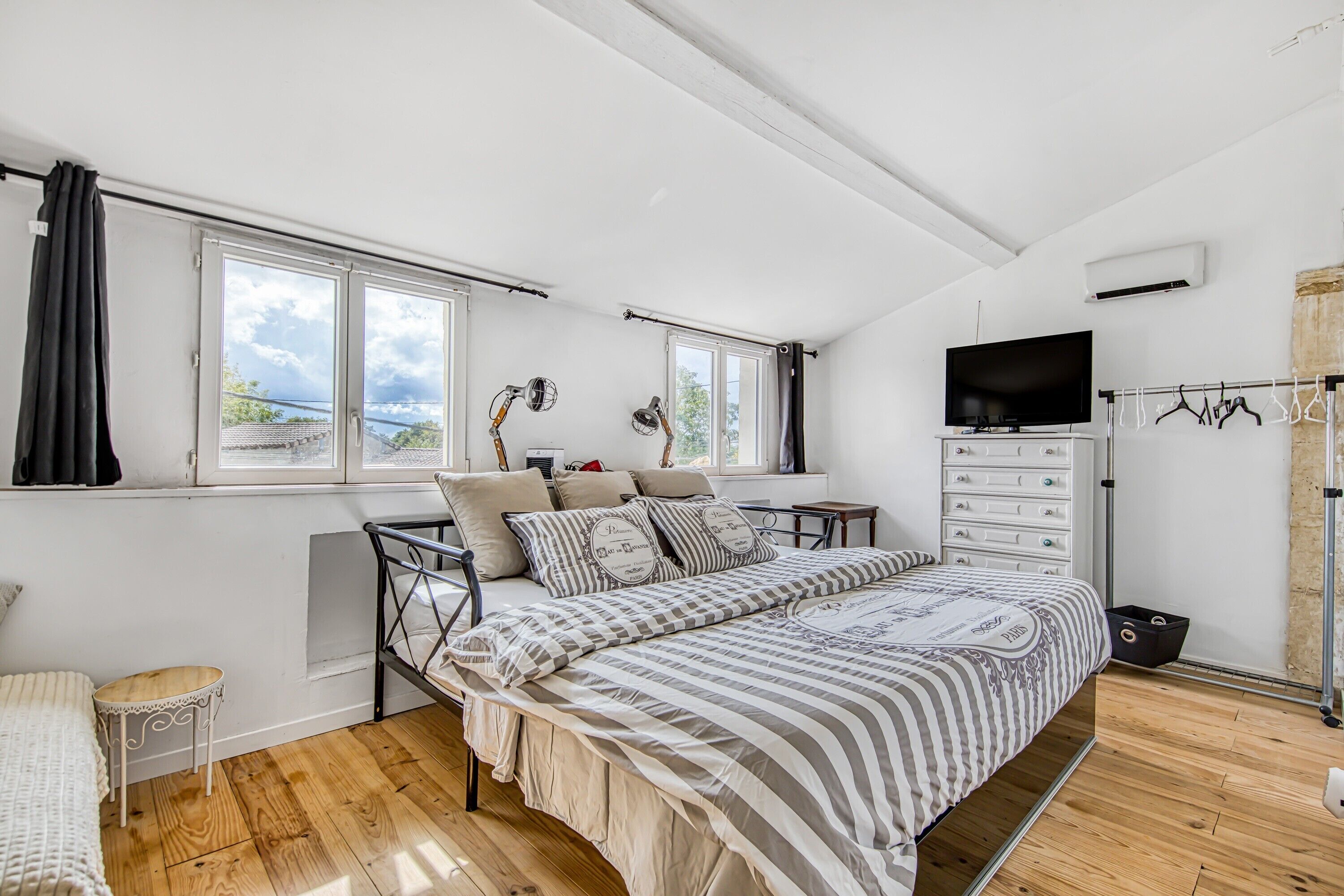 2 間睡房、熨斗/熨衫板、Wi-Fi、床單