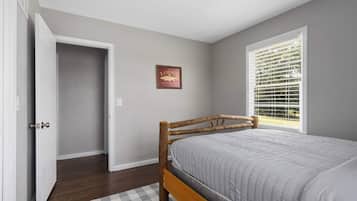 4 Schlafzimmer, Bügeleisen/Bügelbrett, Reisekinderbett, WLAN