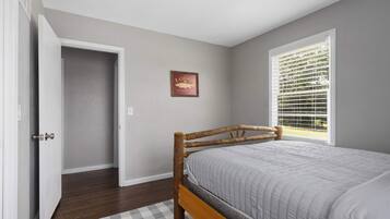 4 bedrooms, iron/ironing board, travel cot, WiFi