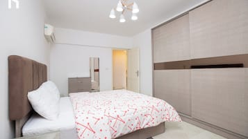 In-room safe, iron/ironing board, free WiFi
