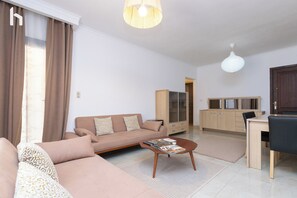 55-inch LCD TV with satellite channels - Family stay Apartment in Rehab city (New Cairo)