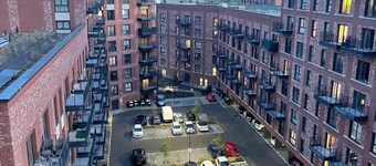 1 Bed Apartment- Sleeps 2, Parking, Pets Allowed