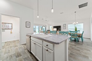 Interior - Ocean Mist Tides - 3/2 in The Village of Richmond (Richmond, The Villages)