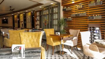 Desayuno buffet incluido todos los días