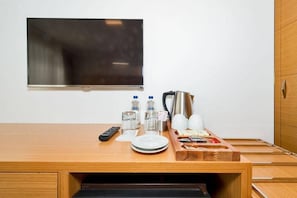 Escrivaninha, espaço de trabalho para notebook, Wi-Fi de cortesia