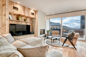 Fernseher, Kamin