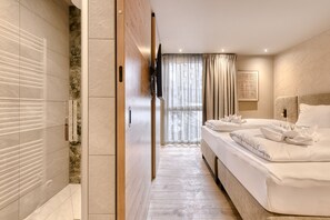 3 bedrooms, free WiFi, bed sheets