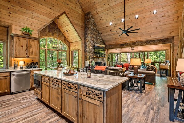 Interior - Golf Simulator! Lux*Outdoor Fireplace*Hot Tub*Game Room (Sevierville)