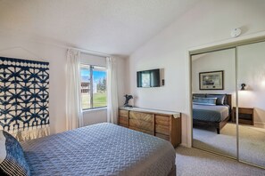 Iron/ironing board, free WiFi, bed sheets