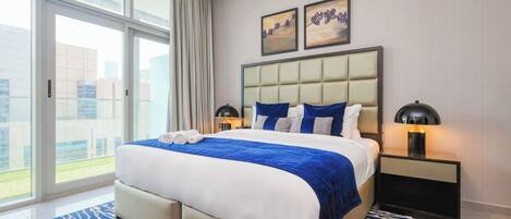 Deluxe Studio, Canal View | In-room safe, blackout curtains, iron/ironing board, free WiFi