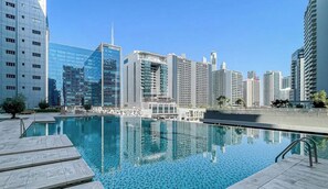 室外游泳池