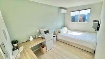 Double Room, 1 Double Bed, Non Smoking, Microwave | Desk, free WiFi