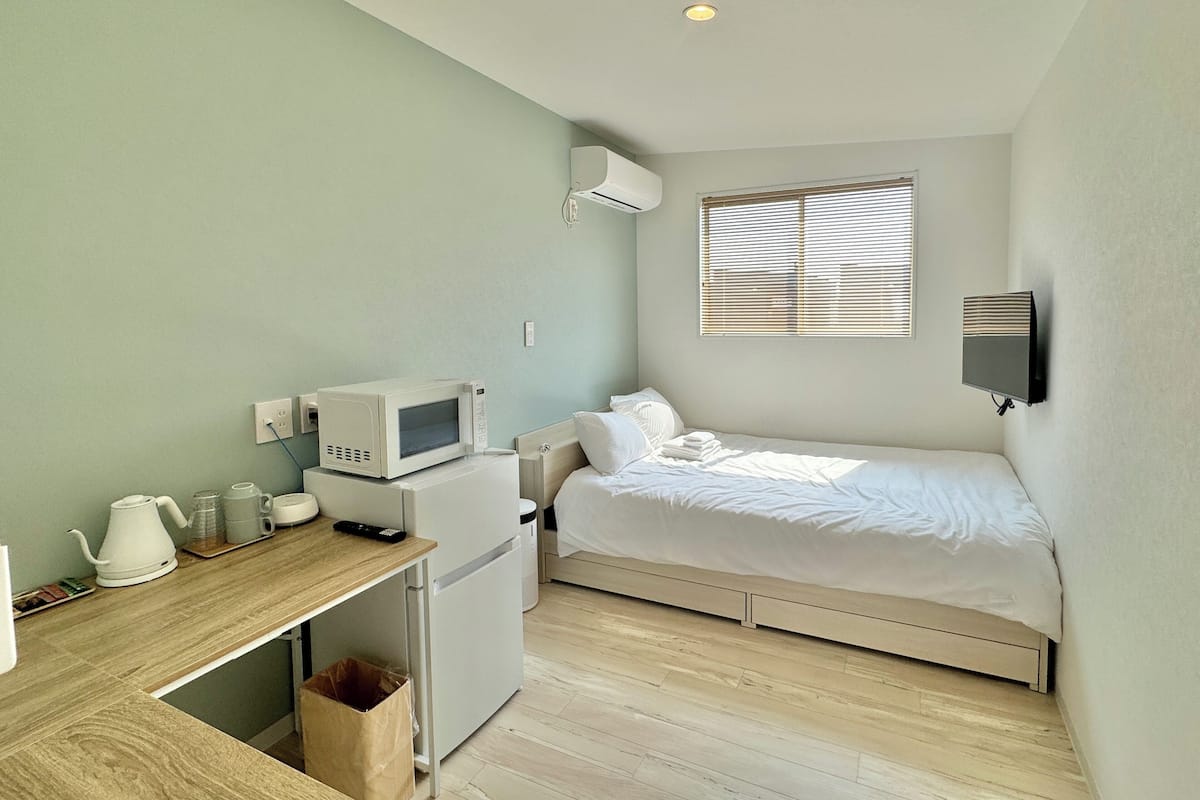 Double Room (Up to 2 Guests): Complimentary Light Snacks Beer (for Each Guest) Free Shut | Individually decorated, individually furnished, desk, free WiFi