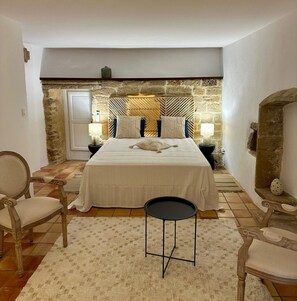 Comfort Room | Free WiFi